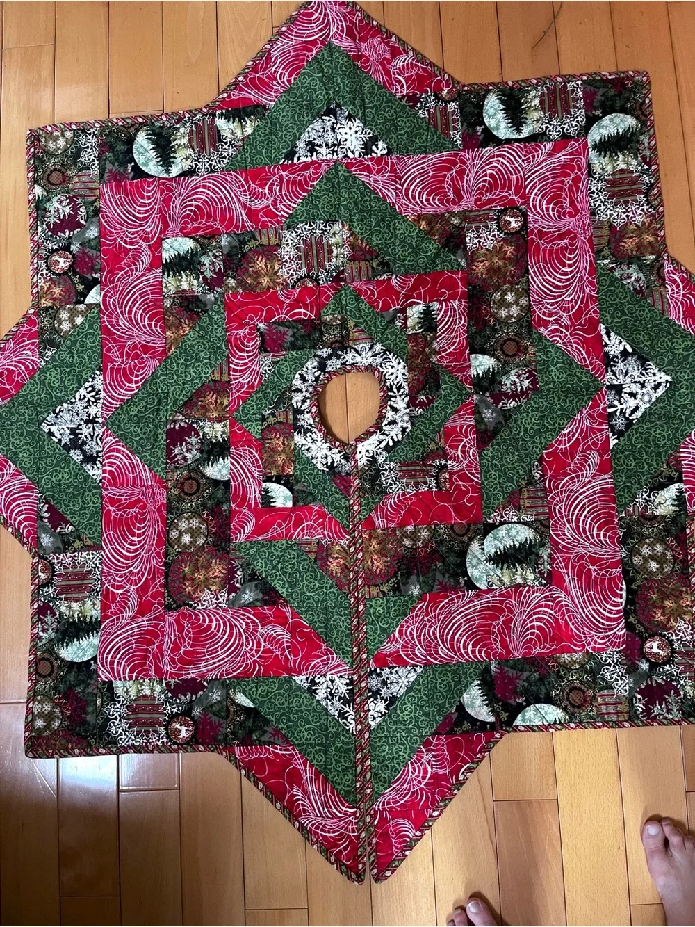 Quilted Star Christmas Tree Skirt 54 1/2